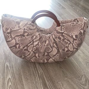 Snakeprint handbag